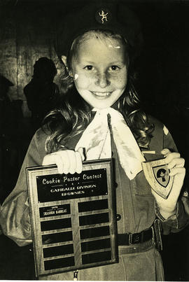 Shannon Barreau with Brownie award