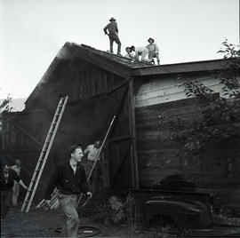 Fixing a roof [?]